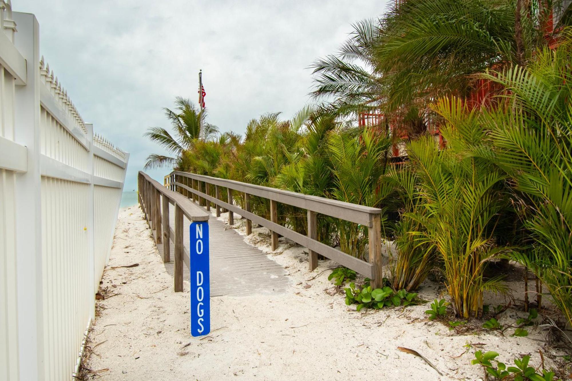 Funshine Sunset Beach St. Pete Beach Extérieur photo